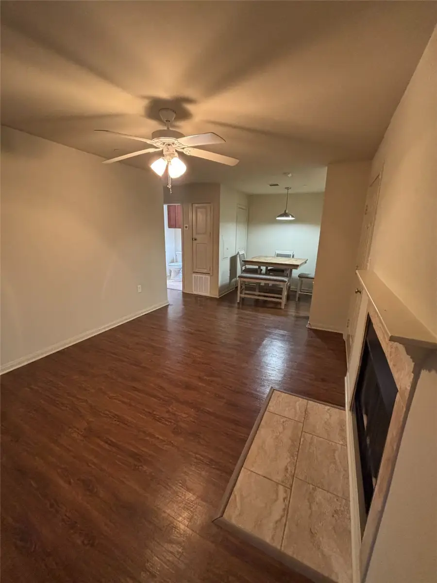 7600 Emmett F Lowry Expressway #404, Texas City, TX 77591 - Image #3