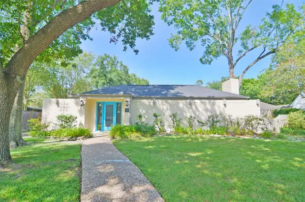 4247 Crownwood Drive, Seabrook, TX 77586