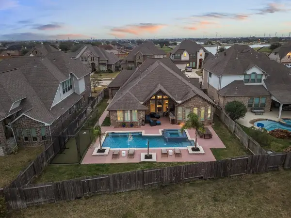 1704 Garden Point Lane, League City, TX 77573