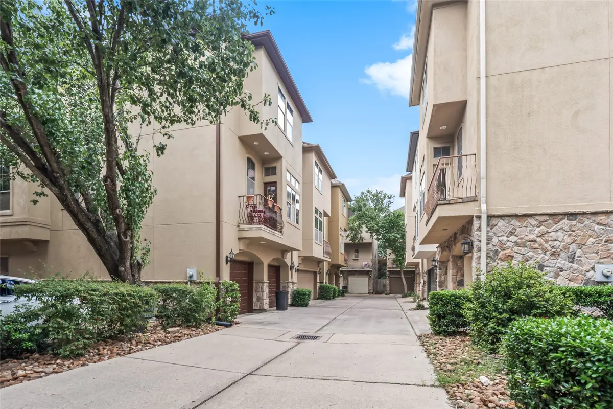 562 Bomar St Street, Houston, TX 77006 - #1