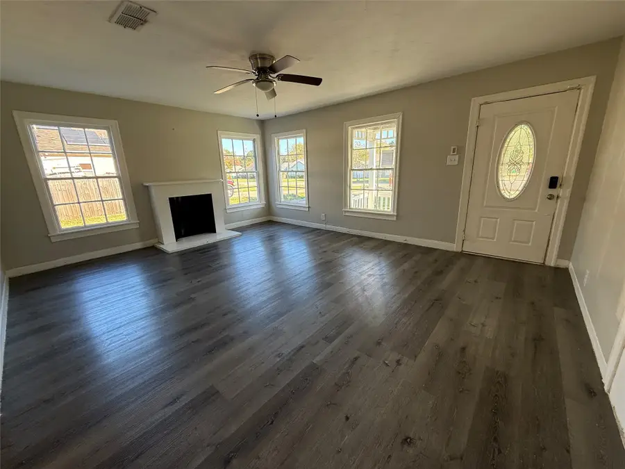 904 Stubbs Street, La Marque, TX 77568 - Image #2