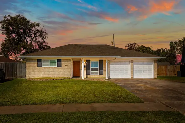 402 Fintona Way, Houston, TX 77015