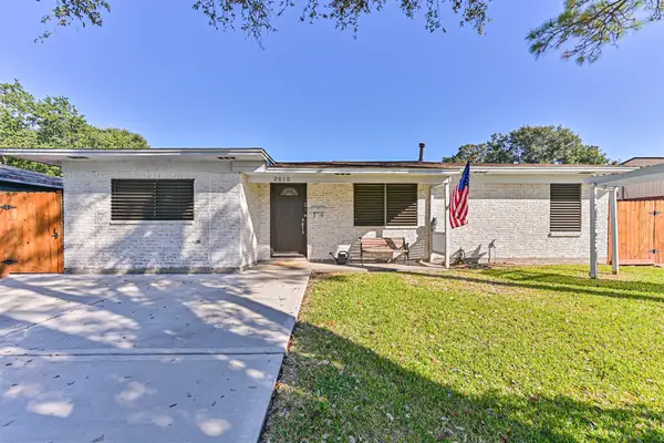 2010 15th Avenue N, Texas City, TX 77590