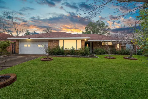 7943 Pecan Villas Drive, Houston, TX 77061