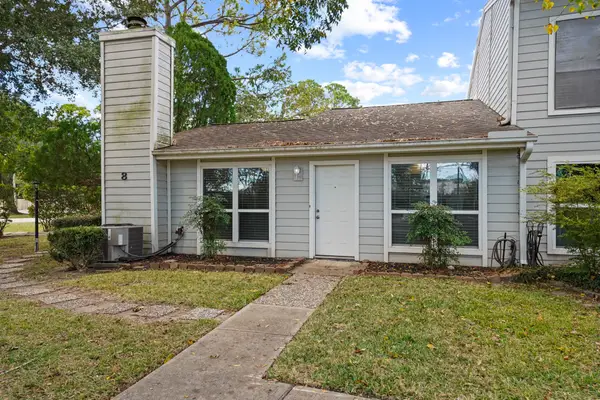 8 Hideaway Drive, Friendswood, TX 77546