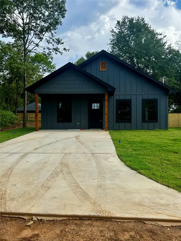 201 E Fleming, Longview, TX 75604