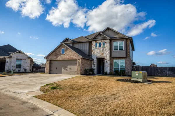 2004 Vineyard Pass, Brenham, TX 77833