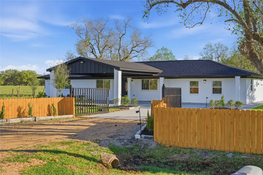 6623 County Road 4, Damon, TX 77430 - #2