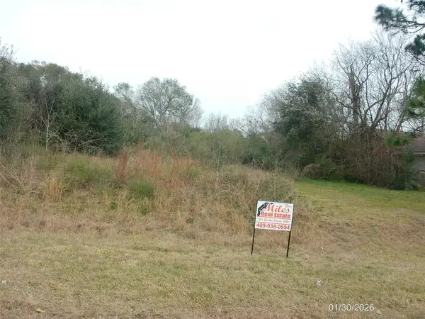 00 Mills Rd, Hitchcock, TX 77563