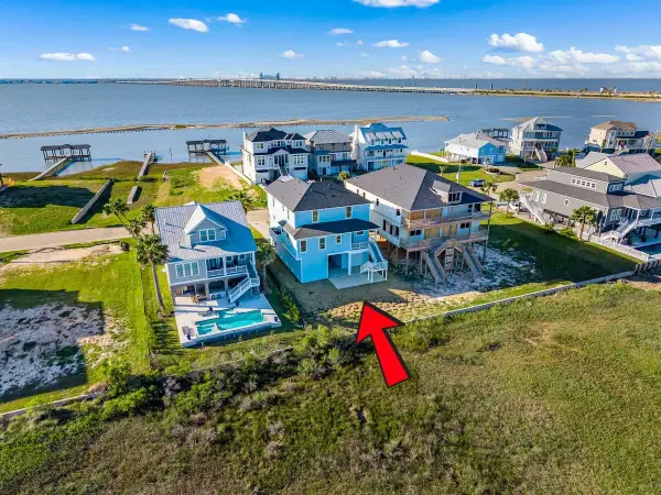 9417 Vista Bella, Galveston, TX 77554