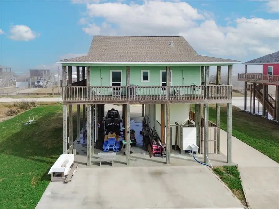 1111 Mabry Road, Gilchrist, TX 77617 - Image #3