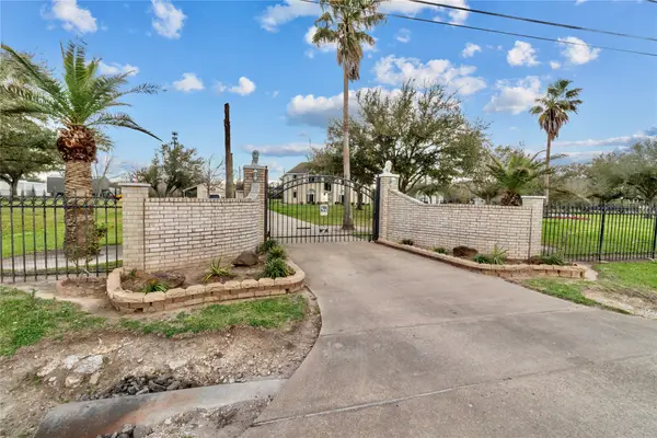 10302 Hanselman Road, Manvel, TX 77578