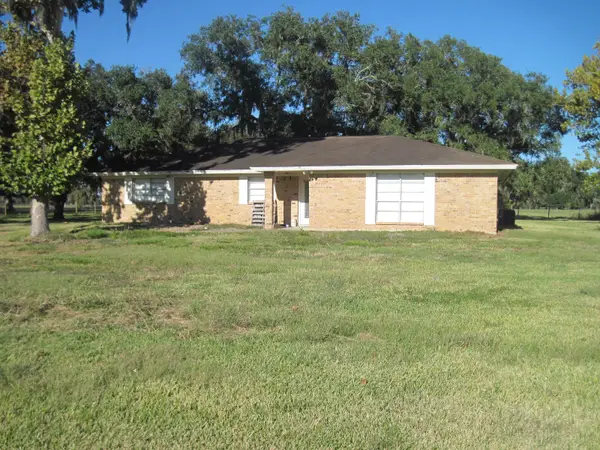 4129 Fm 524 Road, West Columbia, TX 77486