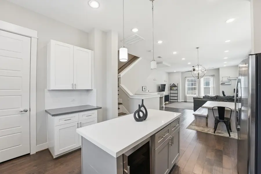 2057 Sherwood Forest Street, Houston, TX 77043 - #3