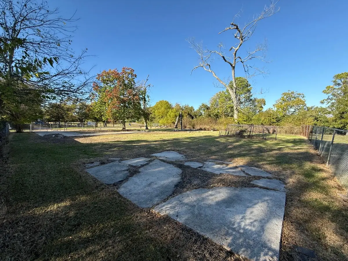 200 Avenue K, Baytown, TX 77520 - Image #1