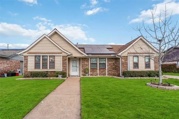 5222 Glenvalley Drive, La Porte, TX 77571