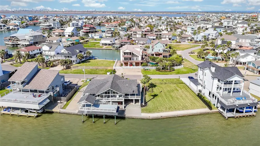 0 Palmetto, Tiki Island, TX 77554 - #2