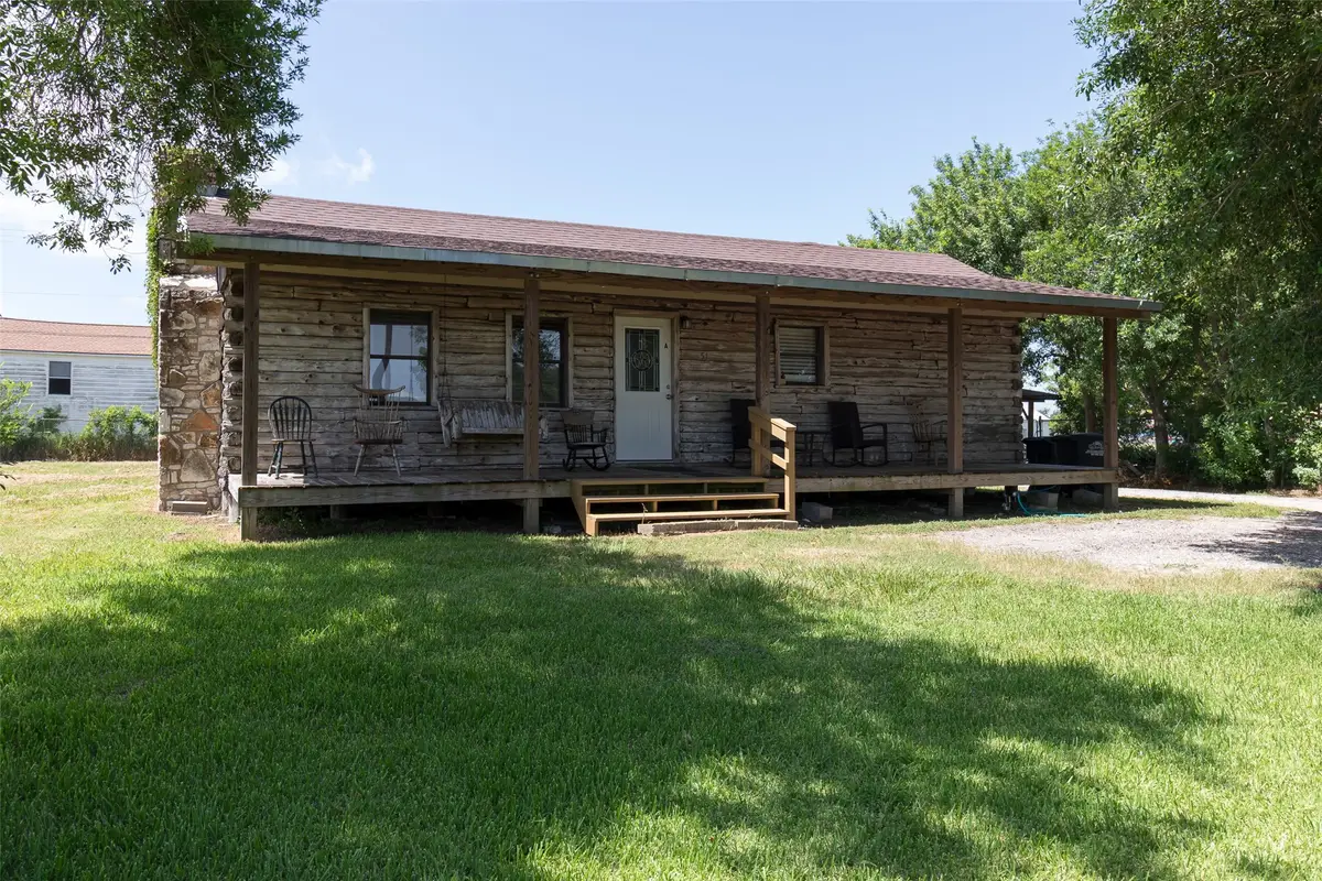 511 Commerce Street, Palacios, TX 77465 - #1