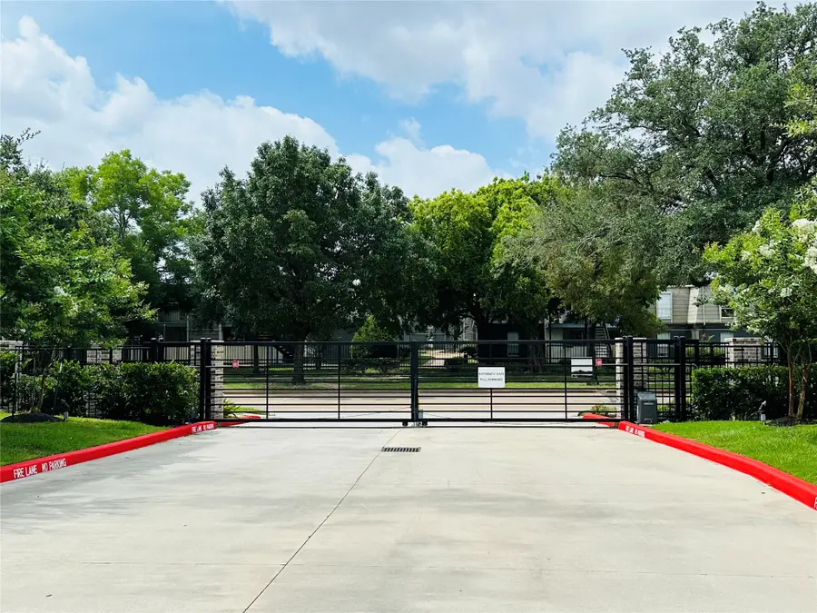 6804 Westview Drive #1208, Houston, TX 77055 - #2