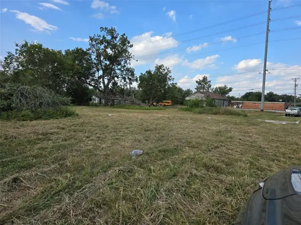 9203 W Montgomery Road, Houston, TX 77088