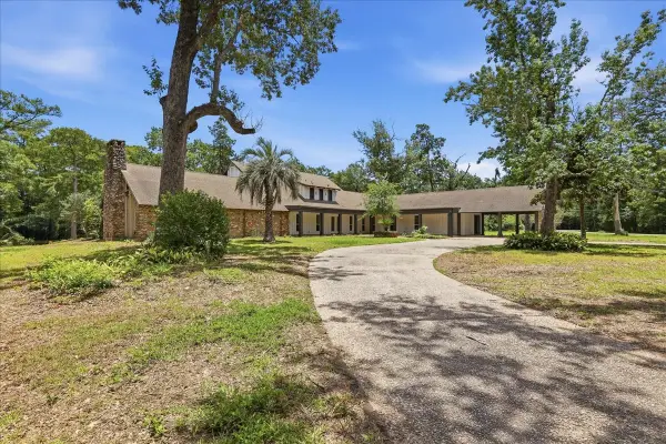 12 Bayou Bend, Orange, TX 77630