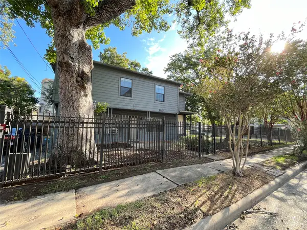 2115 Holman Street, Houston, TX 77004
