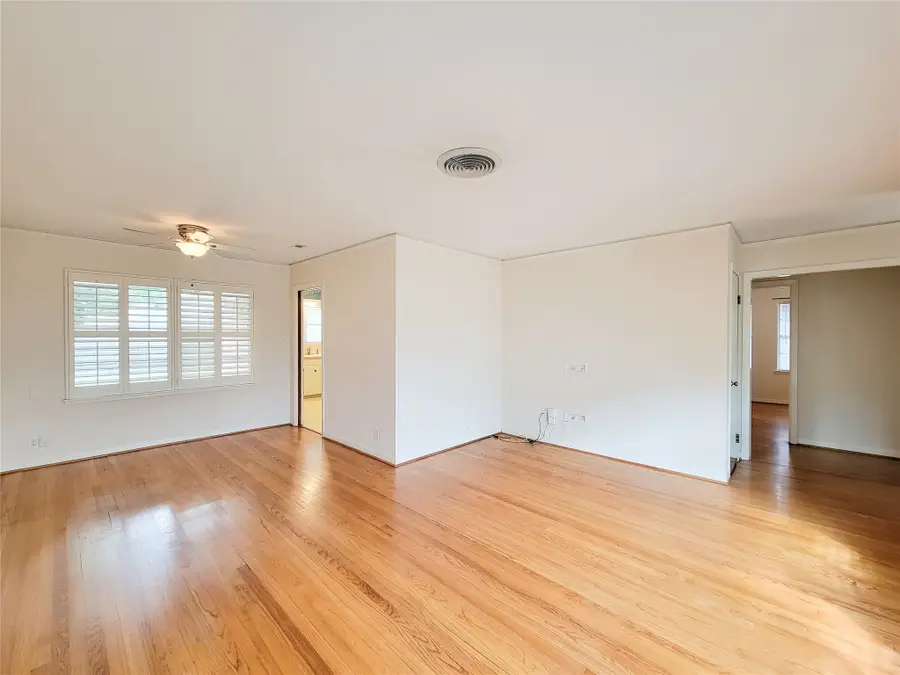 5442 Kinglet Street, Houston, TX 77096 - Image #2