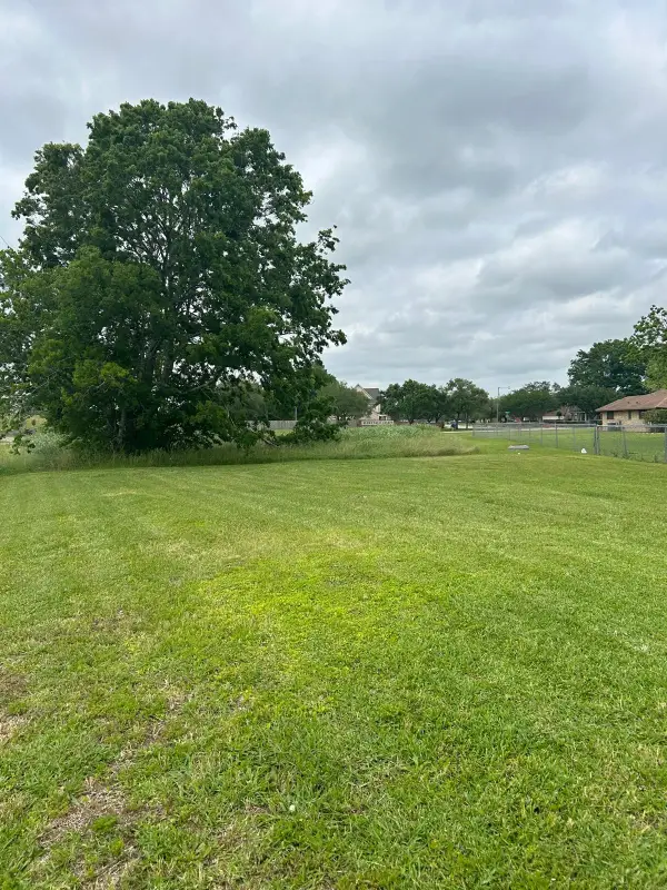 35 Tx-288, Angleton, TX 77515