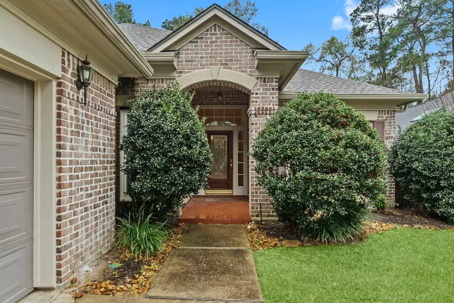 27 E Palmer Bend, The Woodlands, TX 77381 - Image #2