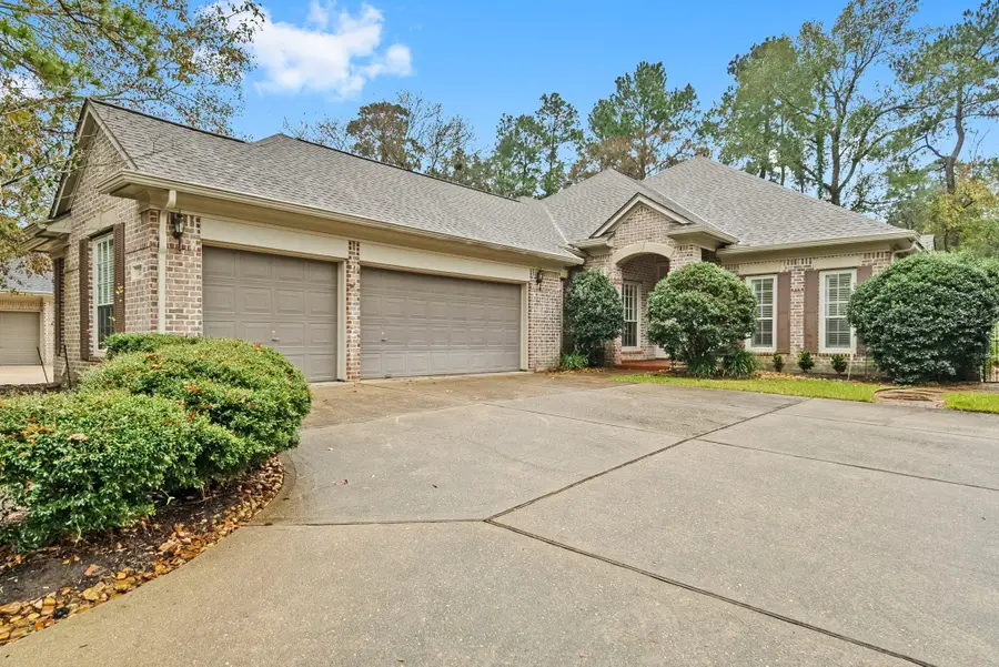 27 E Palmer Bend, The Woodlands, TX 77381 - Image #3