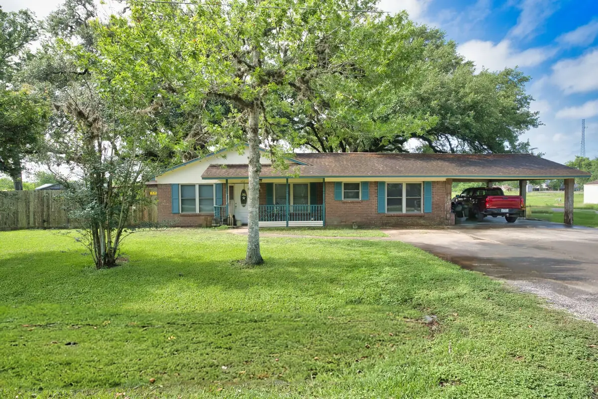 402 E Smith Street, Brazoria, TX 77422 - #1