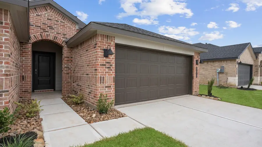 13 Robin Court, Angleton, TX 77515 - Image #2