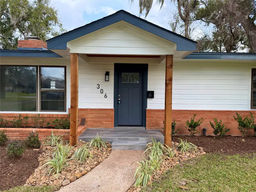 306 Oak Drive, Lake Jackson, TX 77566 - #3