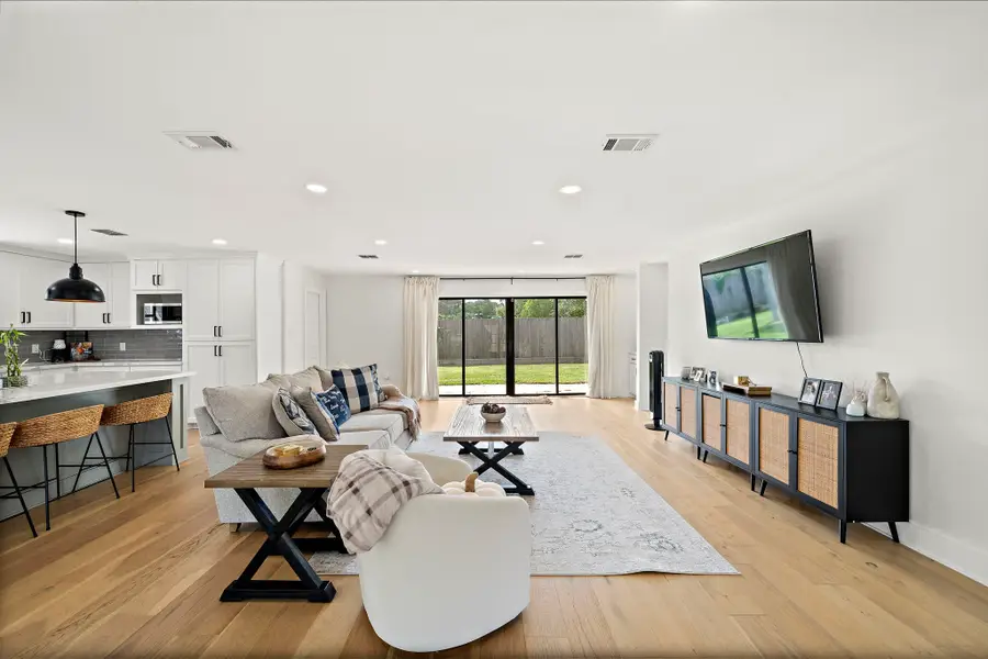 1902 Knoboak Circle, Houston, TX 77080 - Image #2