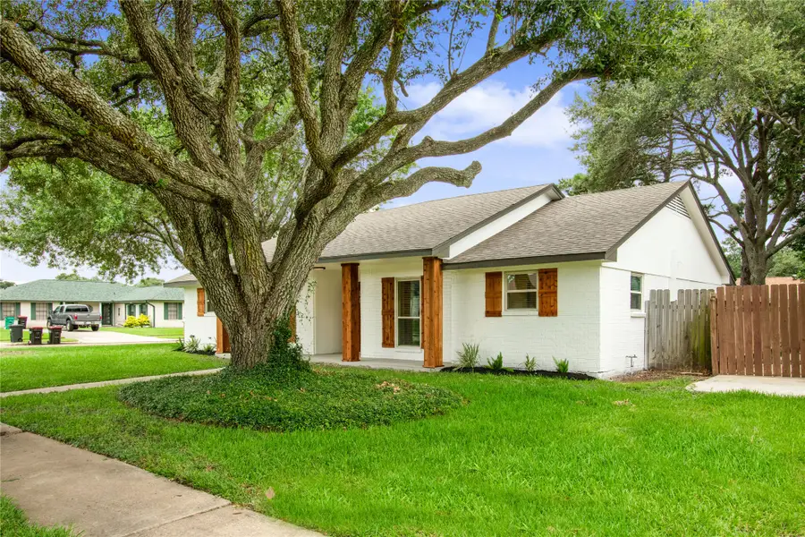 3208 Woodstone Drive, Baytown, TX 77521 - #2