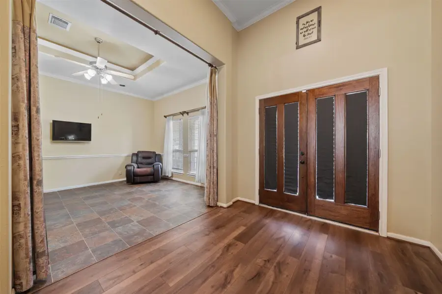 210 Southwood Circle, Baytown, TX 77520 - #3