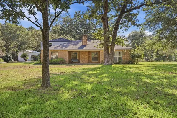 318 Harrison Street, Newton, TX 75966