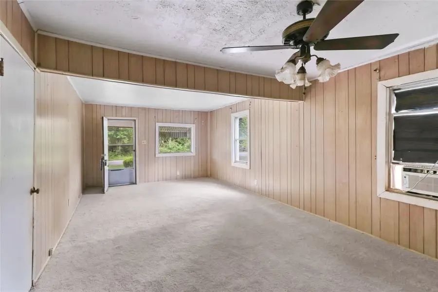 325 S 19th Street, Silsbee, TX 77656 - #3