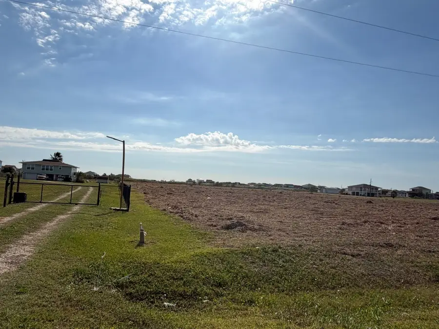1236 Highway 87, Crystal Beach, TX 77650 - Image #2