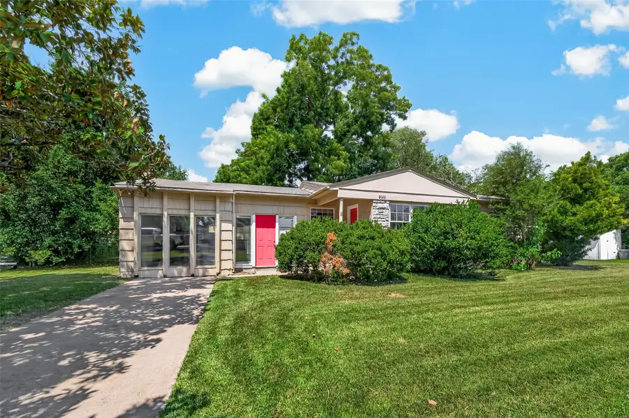 8022 White Avenue, Hitchcock, TX 77563 - #3