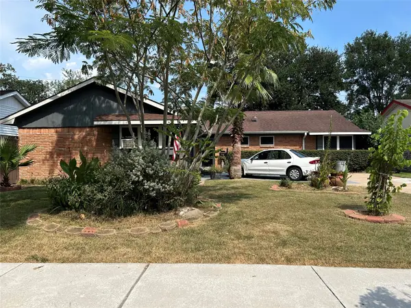 2401 Peach Lane, Pasadena, TX 77502