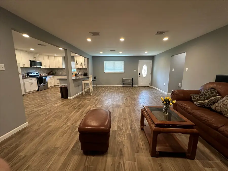120 Shanklin Road, Angleton, TX 77515 - #3