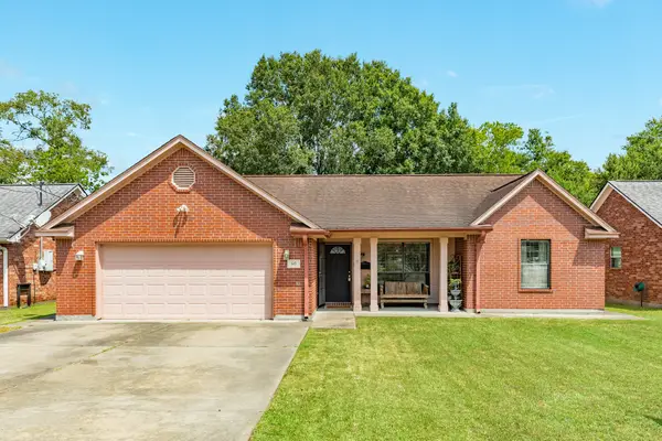 617 E Myrtle Street, Angleton, TX 77515