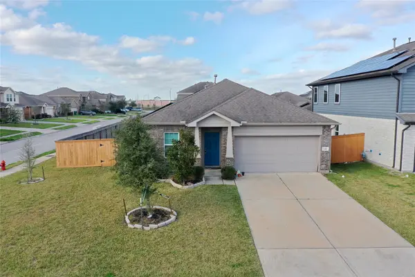 2317 Thunderbolt Peak Drive, Rosharon, TX 77583