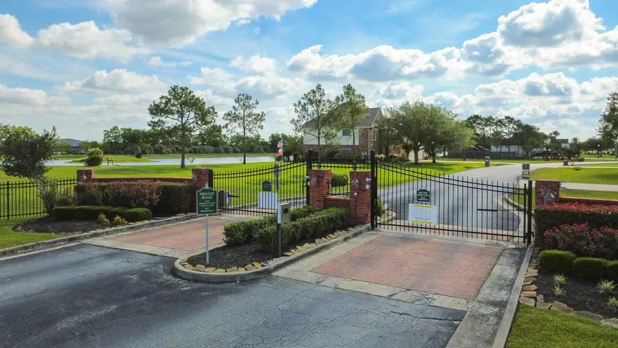 226 Lago Circle Drive N, Santa Fe, TX 77517 - #2