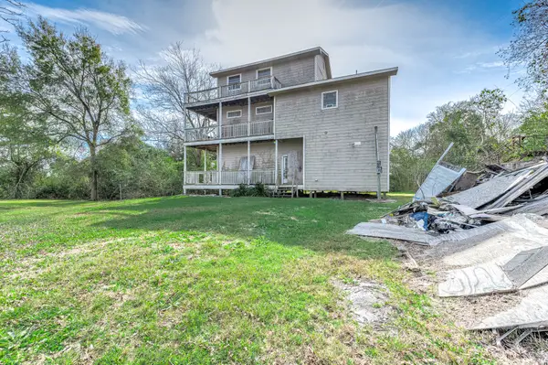 9898 Tri City Beach Road, Baytown, TX 77523
