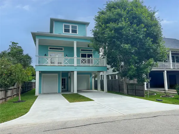 922 Elm Road, Clear Lake Shores, TX 77565