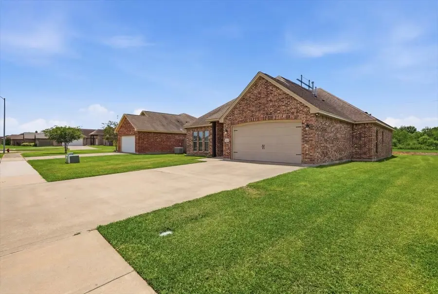 706 Cypress Wood Drive, Orange, TX 77630 - #3
