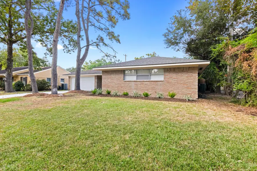 5638 Spellman Road, Houston, TX 77096 - Image #3
