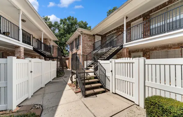 14333 Memorial Drive #95, Houston, TX 77079